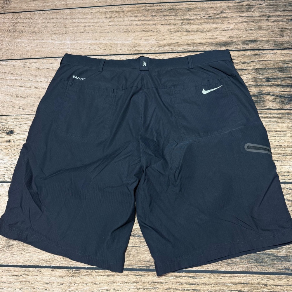 Nike Tiger Woods Collection Golf Shorts Mens 40 Black Dri-FIT 619758-010 - Picture 2 of 10